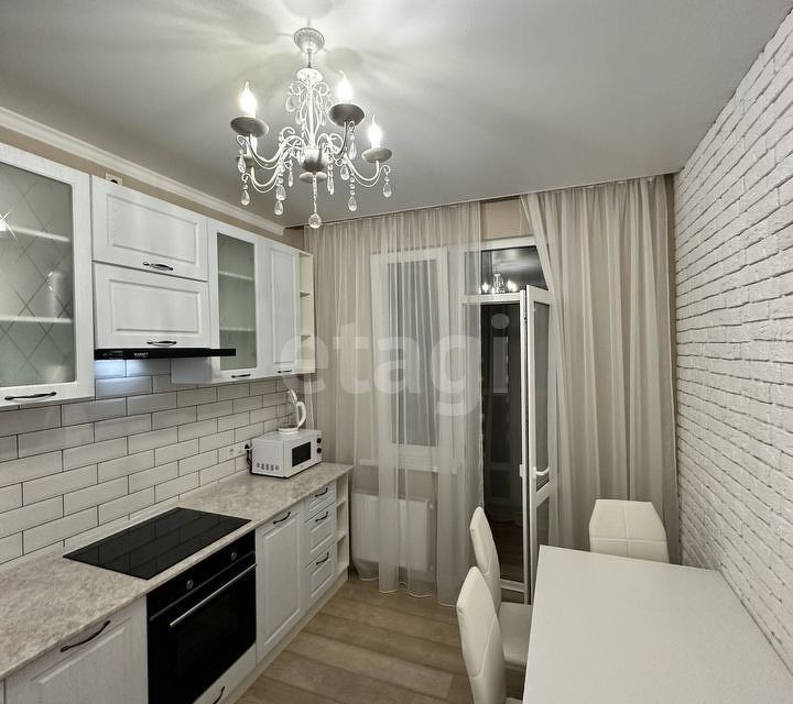 Продаётся 1-комнатная квартира, 42 м²
