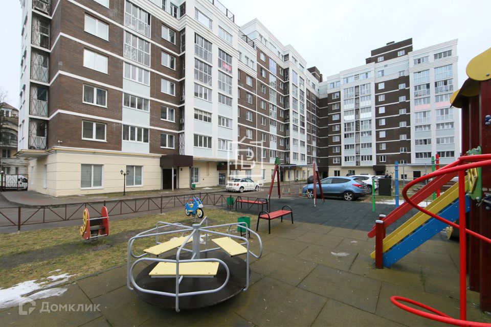 Продаётся 1-комнатная квартира, 42.2 м²
