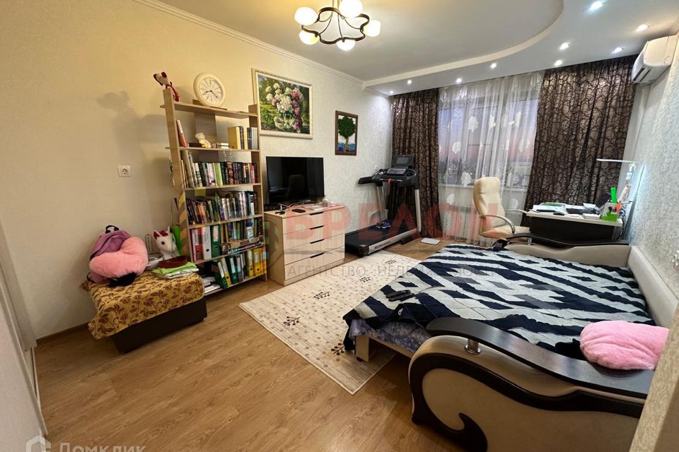 Продаётся 1-комнатная квартира, 42 м²