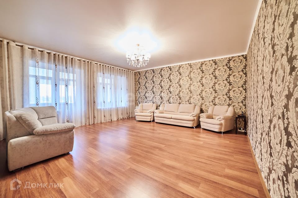 Продаётся 4-комнатная квартира, 170.4 м²