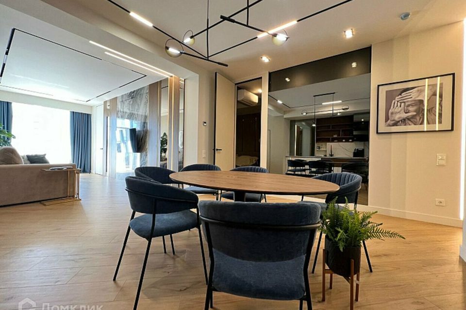 Продаётся 3-комнатная квартира, 110 м²