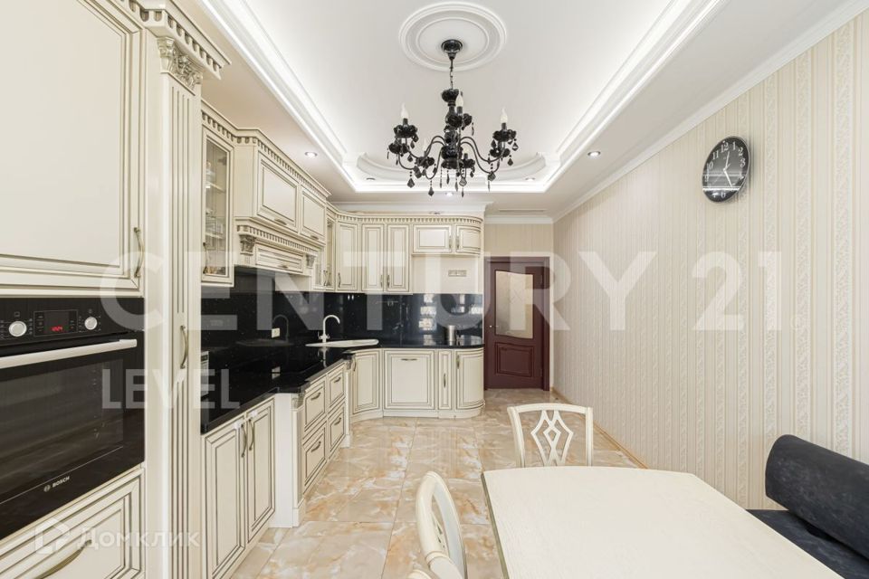 Продаётся 4-комнатная квартира, 161.2 м²