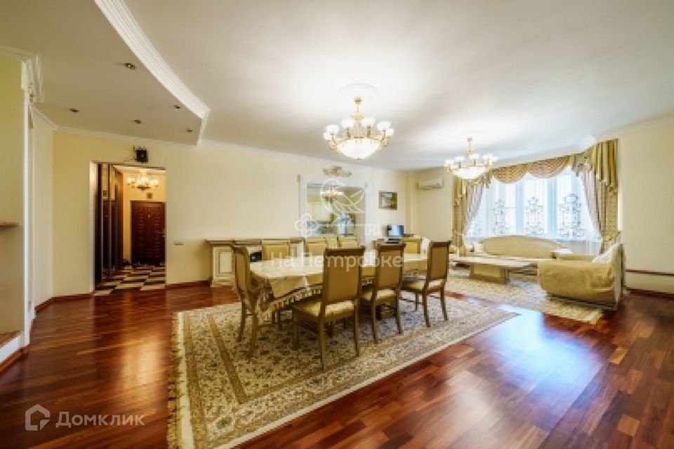 Продаётся 4-комнатная квартира, 160.4 м²