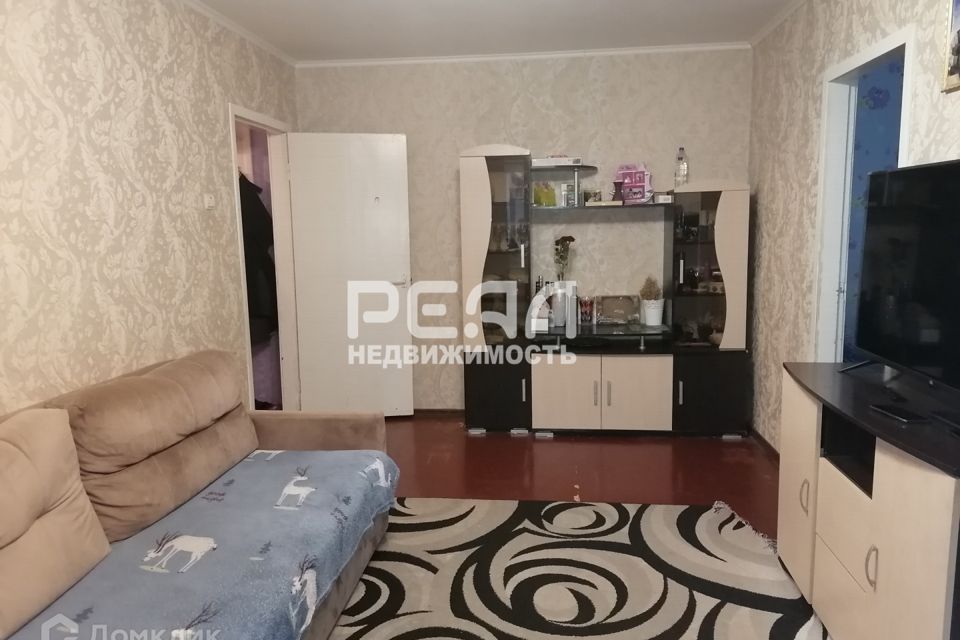 Продаётся 4-комнатная квартира, 61.8 м²