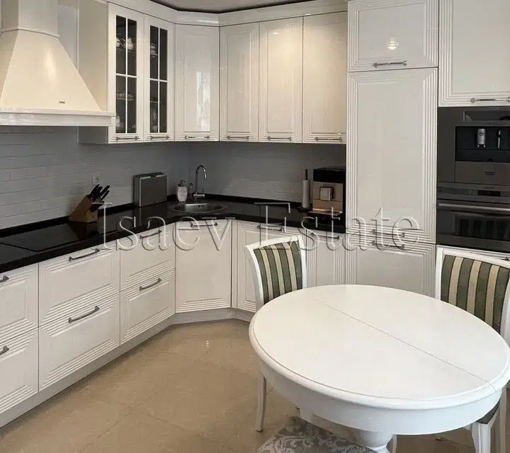 Продаётся 2-комнатная квартира, 65 м²