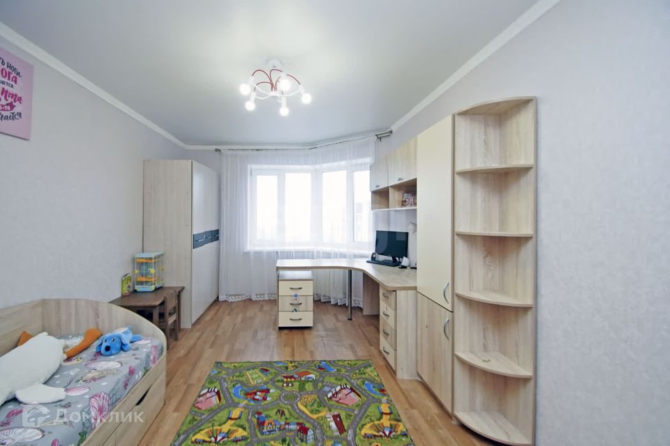 Продаётся 4-комнатная квартира, 90 м²