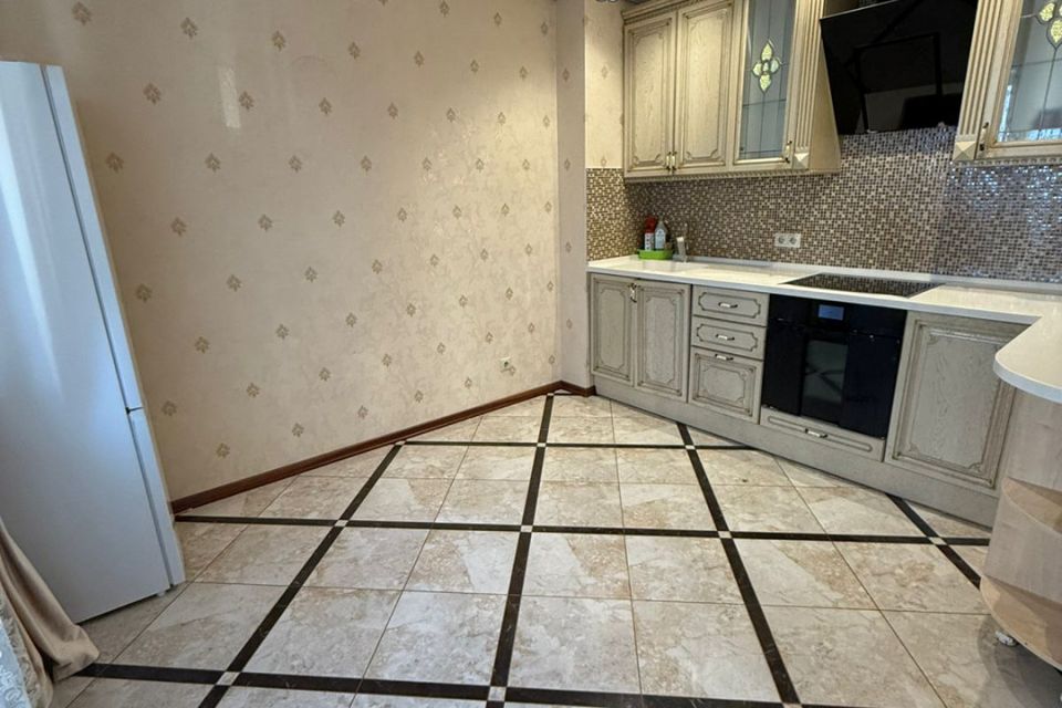Продаётся 4-комнатная квартира, 121 м²