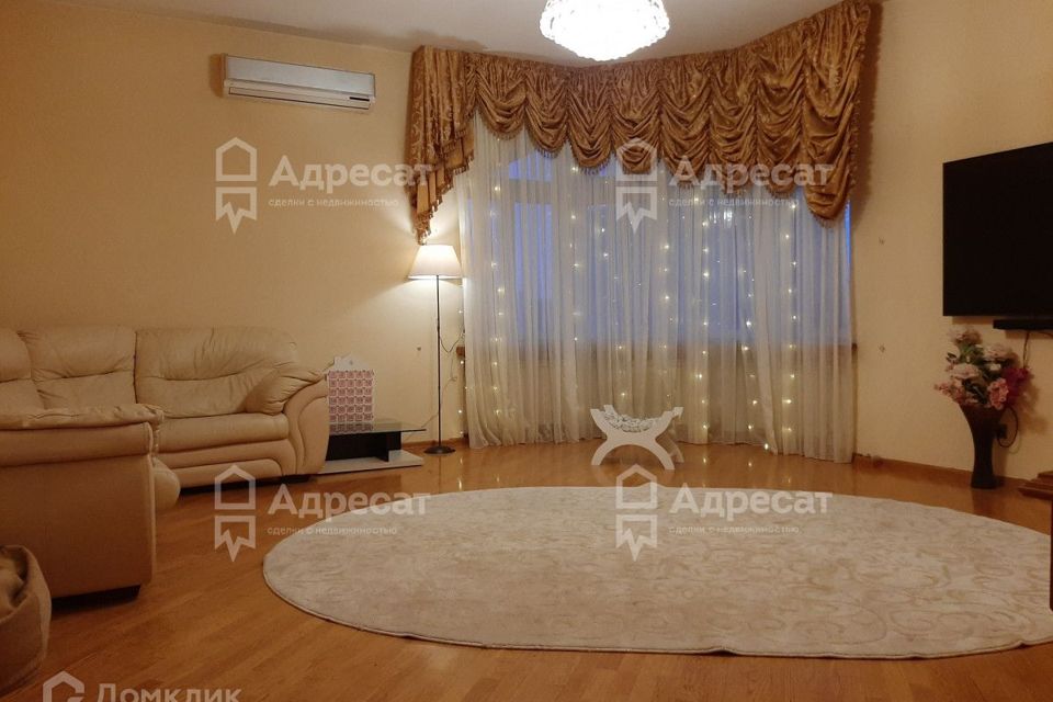 Продаётся 4-комнатная квартира, 129.4 м²