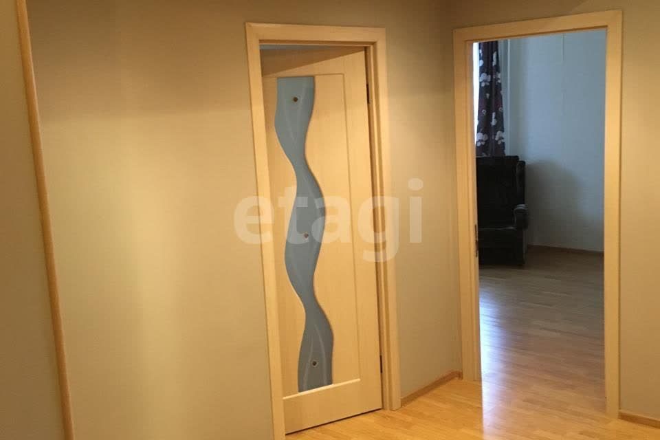 Сдаётся 2-комнатная квартира, 64.9 м²