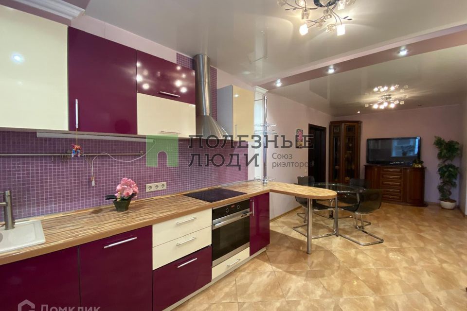 Продаётся 3-комнатная квартира, 100.8 м²
