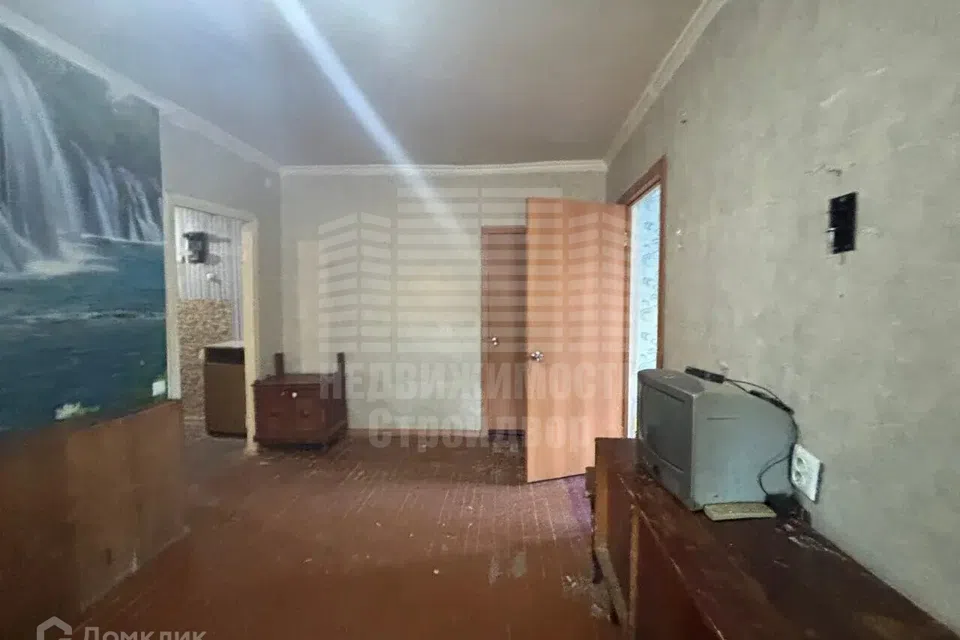 Продаётся 3-комнатная квартира, 45.7 м²