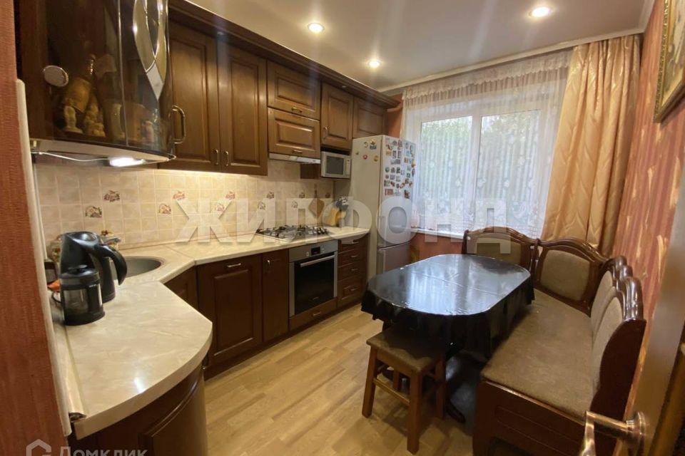 Продаётся 4-комнатная квартира, 75.2 м²