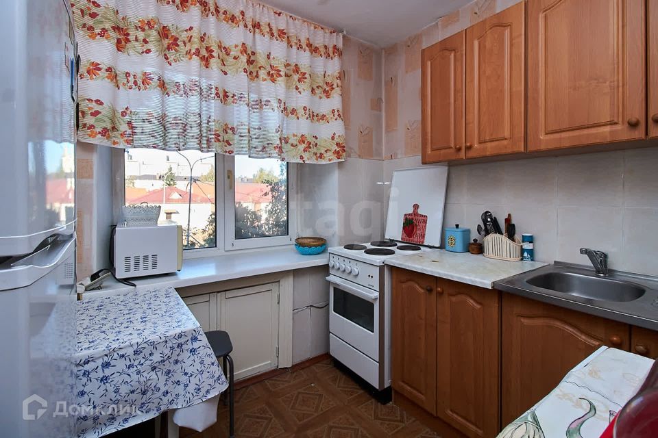 Продаётся 3-комнатная квартира, 50.9 м²