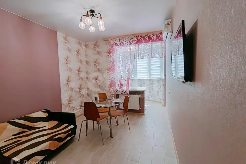 Продаётся 1-комнатная квартира, 43 м²