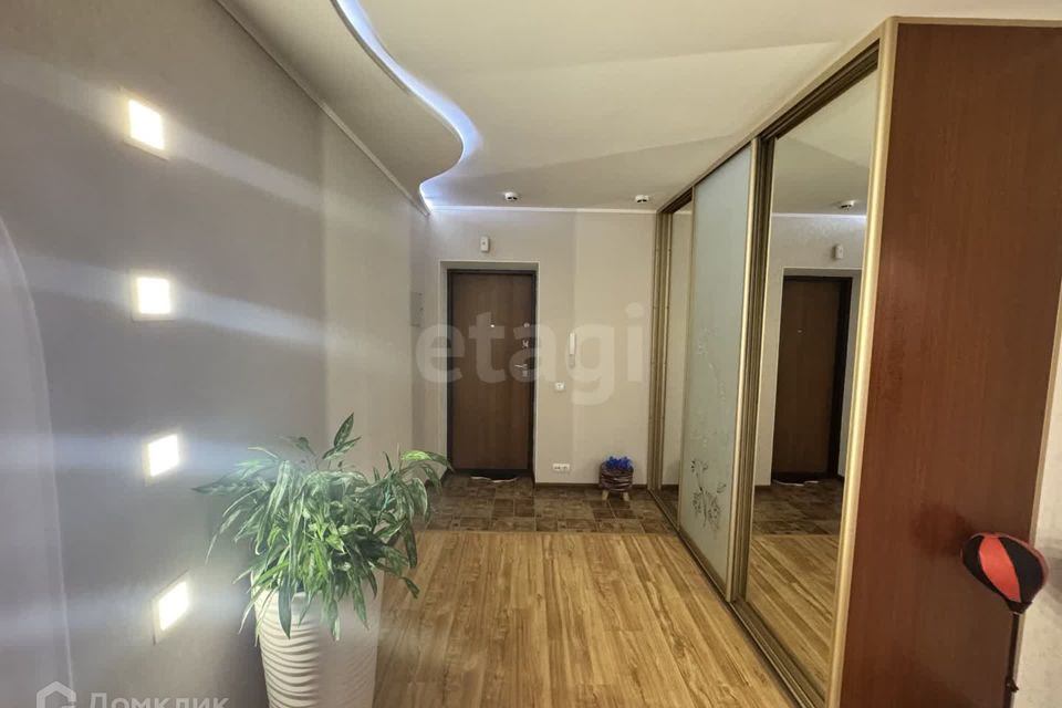 Продаётся 2-комнатная квартира, 76.4 м²