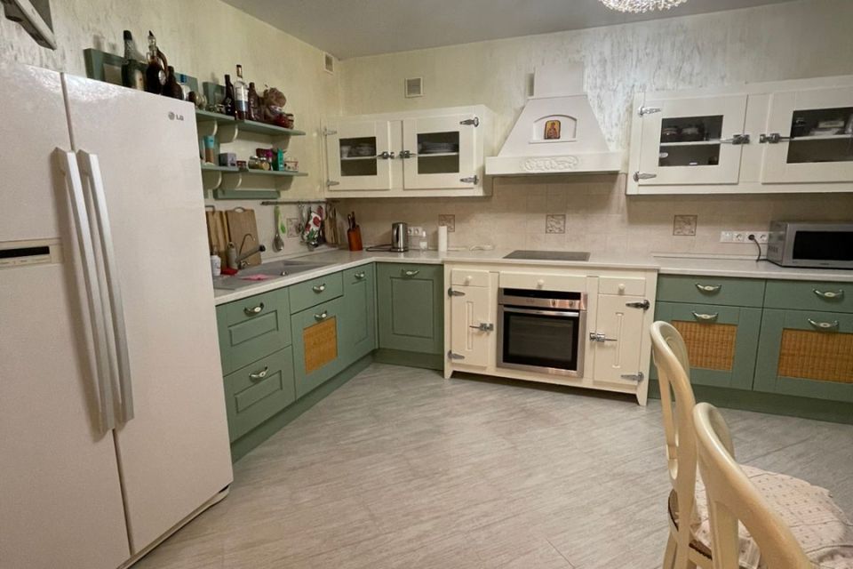 Сдаётся 3-комнатная квартира, 105 м²