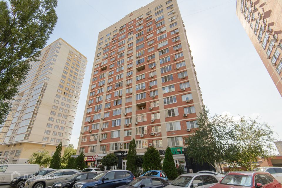 Продаётся 3-комнатная квартира, 102 м²