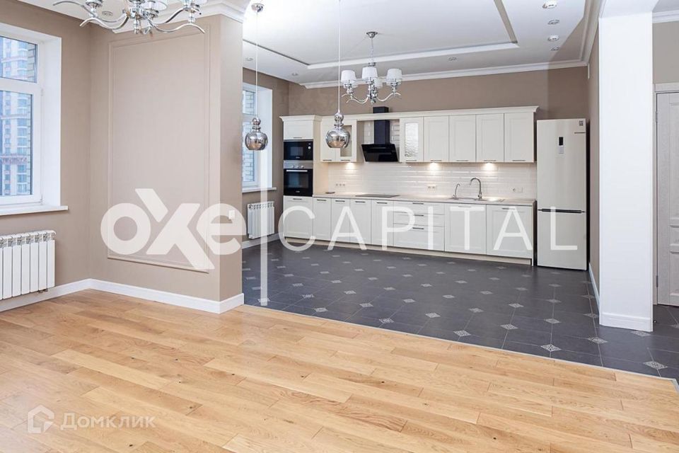 Продаётся 3-комнатная квартира, 130 м²