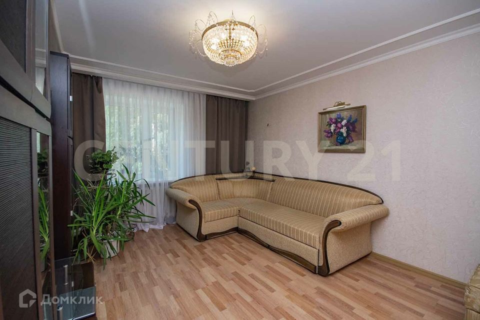 Продаётся 4-комнатная квартира, 76.42 м²