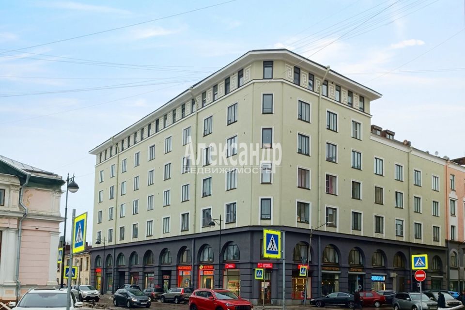 Продаётся 4-комнатная квартира, 157.8 м²