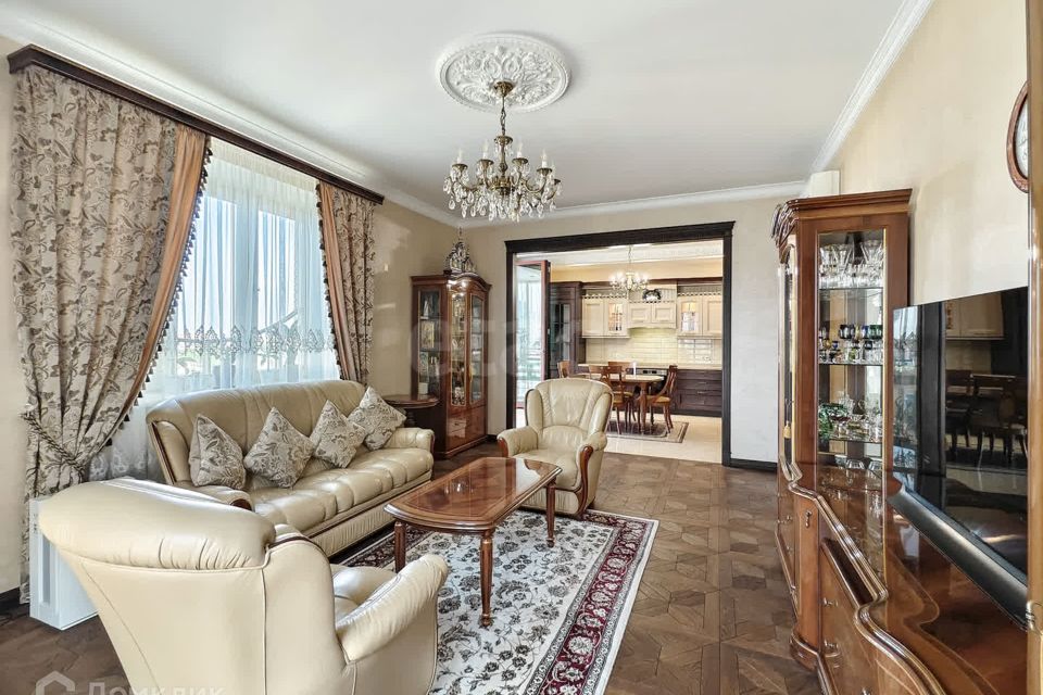 Продаётся 3-комнатная квартира, 114.2 м²