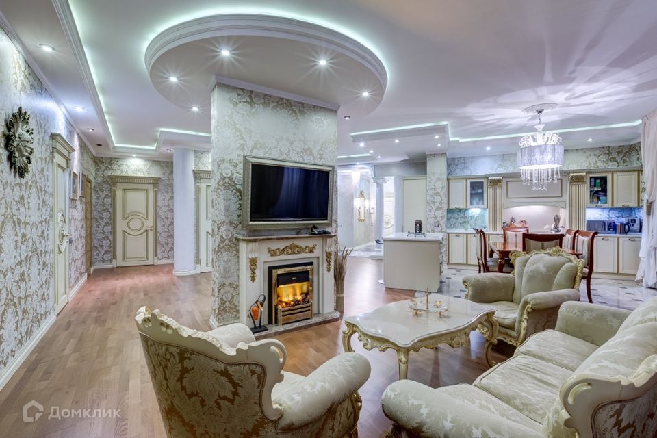 Сдаётся 4-комнатная квартира, 155 м²