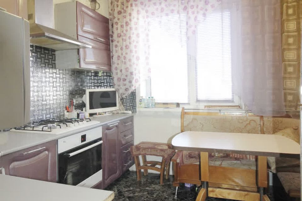 Продаётся 4-комнатная квартира, 73.9 м²