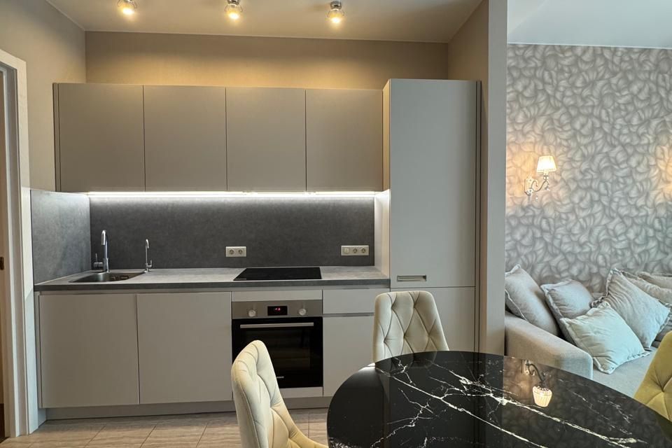 Сдаётся 2-комнатная квартира, 65 м²