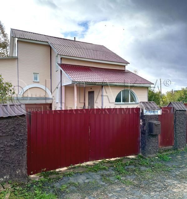 Продаётся 3-этажный дом, 239.2 м²