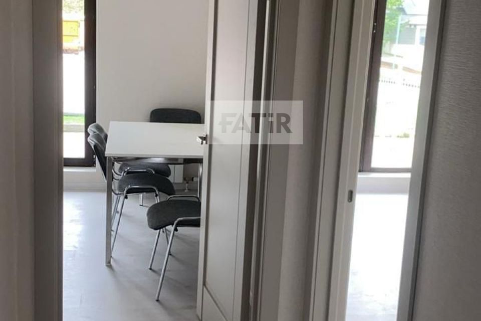 Продаётся 3-комнатная квартира, 77.3 м²
