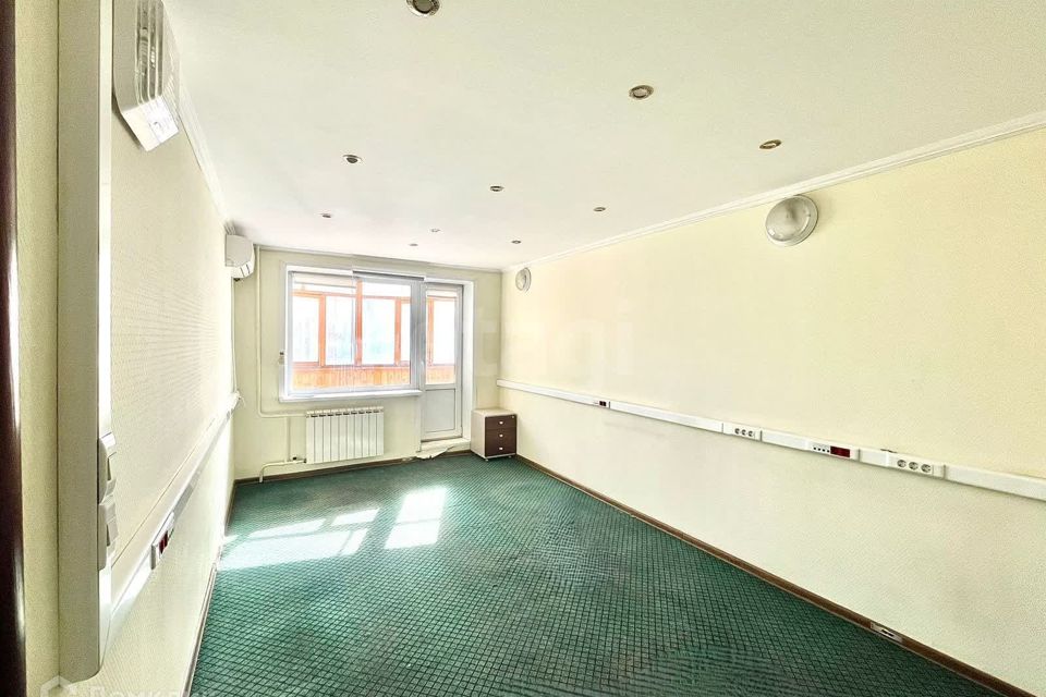Продаётся 4-комнатная квартира, 69.7 м²