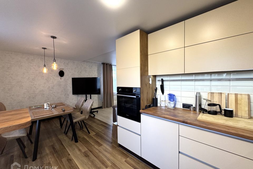Продаётся 2-комнатная квартира, 60.9 м²