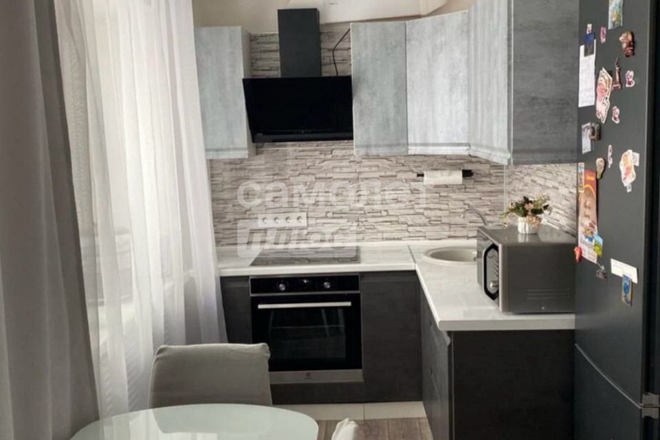 Продаётся 3-комнатная квартира, 49.6 м²