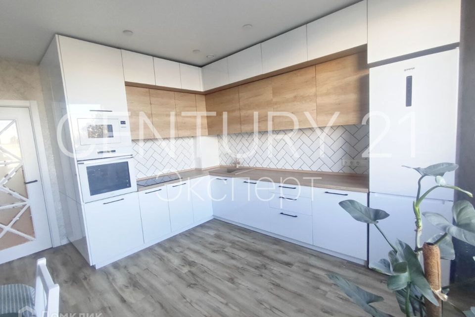 Продаётся 3-комнатная квартира, 70.4 м²