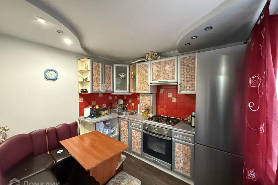 Продаётся 3-комнатная квартира, 55.6 м²