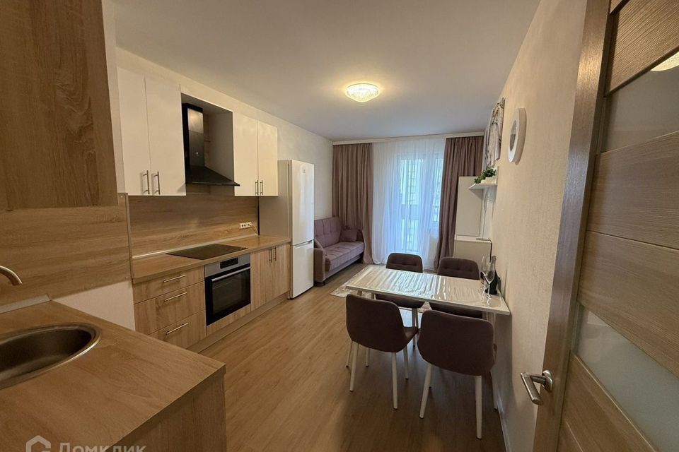 Сдаётся 2-комнатная квартира, 63 м²