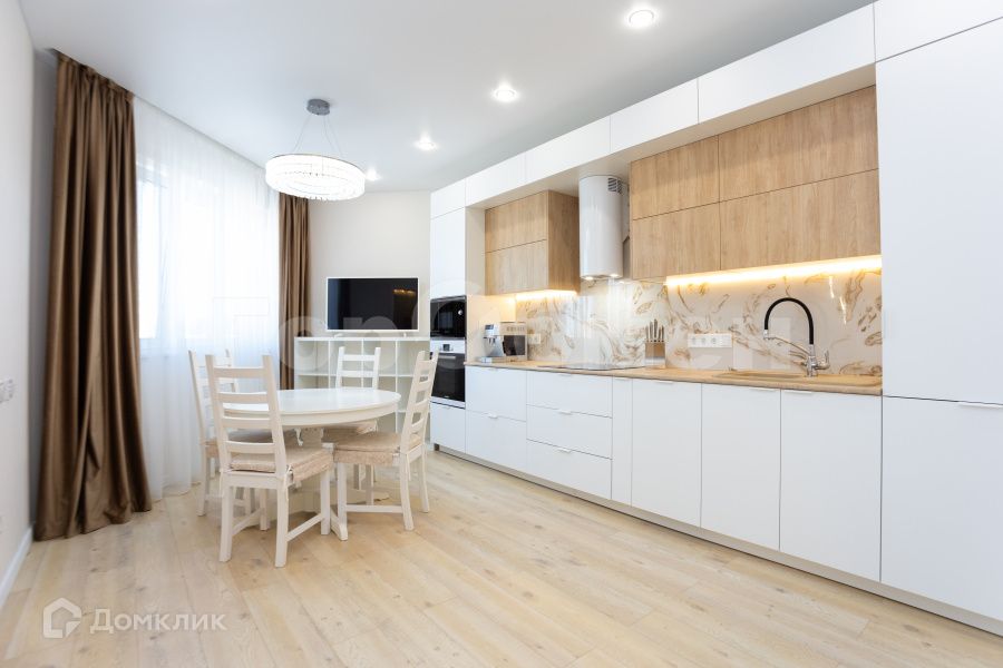 Продаётся 3-комнатная квартира, 98 м²