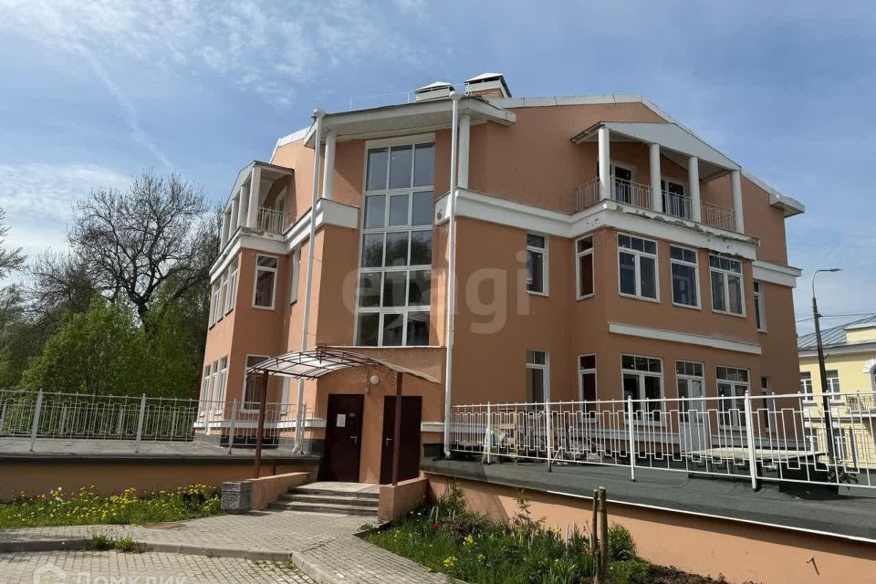 Продаётся 2-комнатная квартира, 58.2 м²