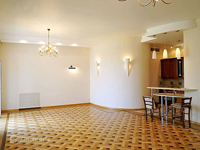 Сдаётся 4-комнатная квартира, 150 м²