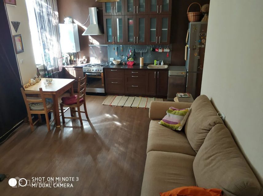 Продаётся 2-комнатная квартира, 64 м²