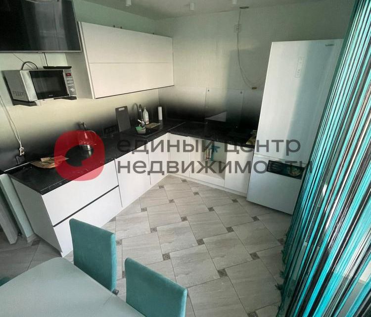 Продаётся 1-комнатная квартира, 43.4 м²