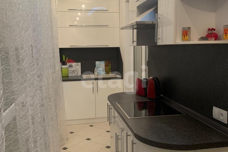 Продаётся 2-комнатная квартира, 87 м²