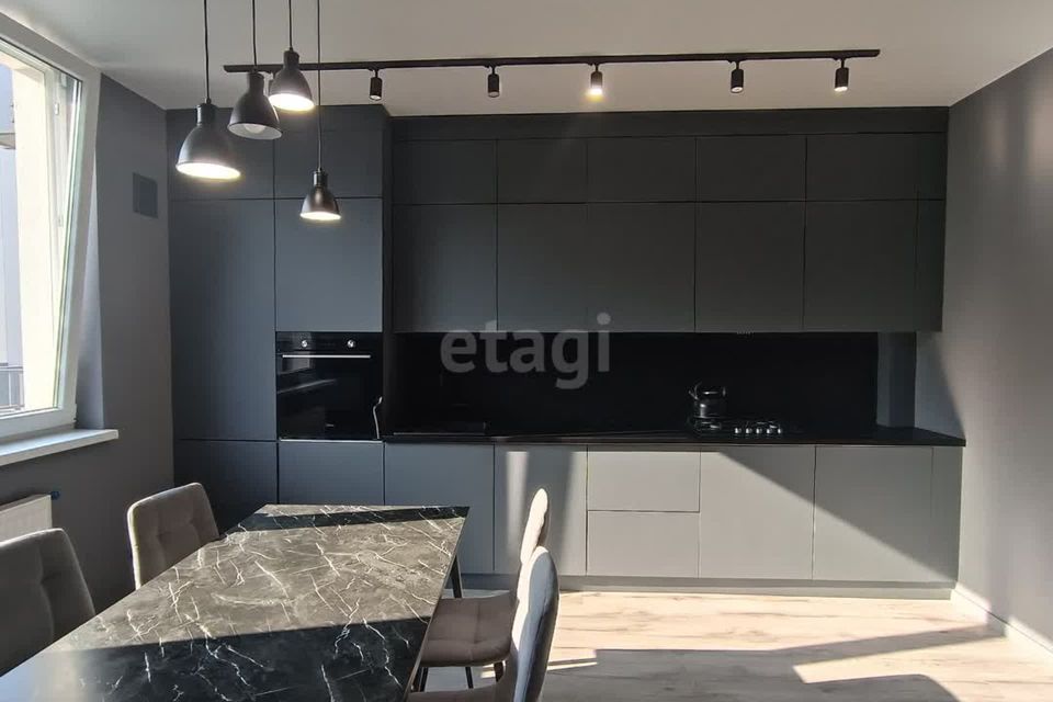 Продаётся 2-комнатная квартира, 63.6 м²