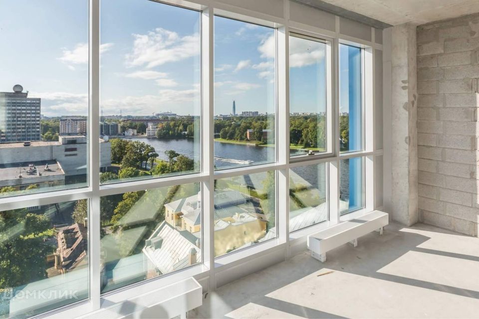 Продаётся 3-комнатная квартира, 141.8 м²