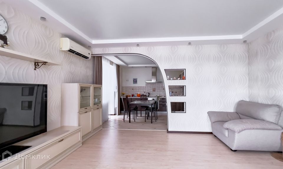 Продаётся 4-комнатная квартира, 125.4 м²
