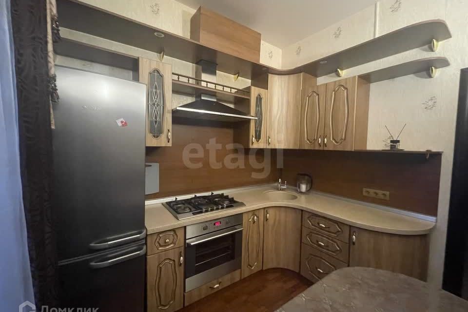 Продаётся 4-комнатная квартира, 120 м²
