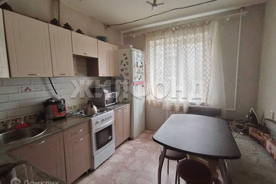 Продаётся 4-комнатная квартира, 74.4 м²