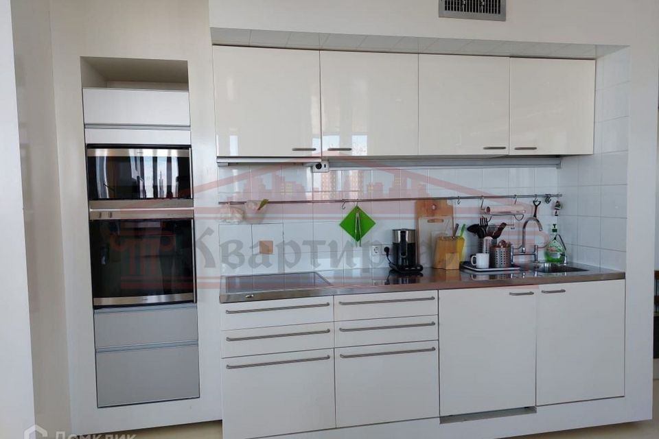 Сдаётся 1-комнатная квартира, 140 м²