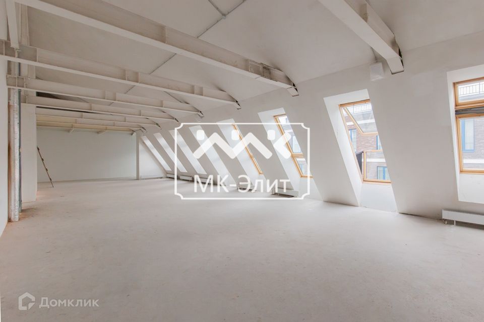 Продаётся 1-комнатная квартира, 118.8 м²