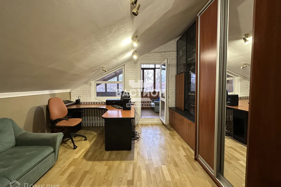 Продаётся 2-этажный дом, 236.9 м²